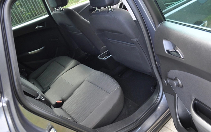 Opel Astra cena 21900 przebieg: 279000, rok produkcji 2011 z Sieradz małe 172